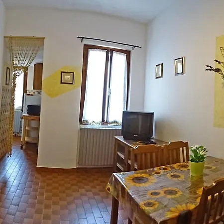 Casa Augusta Green Courtyard By Gardadomusmea Holiday home *