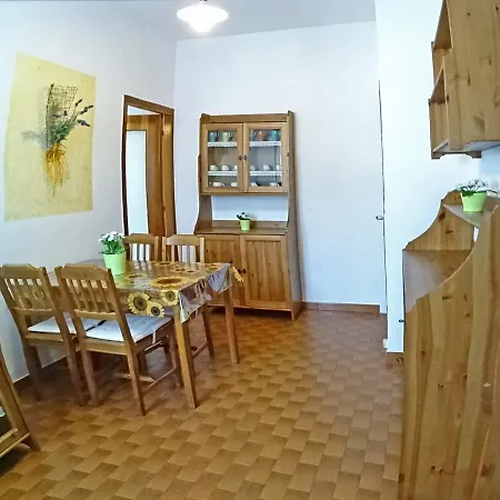 Casa Augusta Green Courtyard By Gardadomusmea Holiday home Tremosine